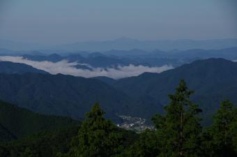 伊吹山と佐見中学